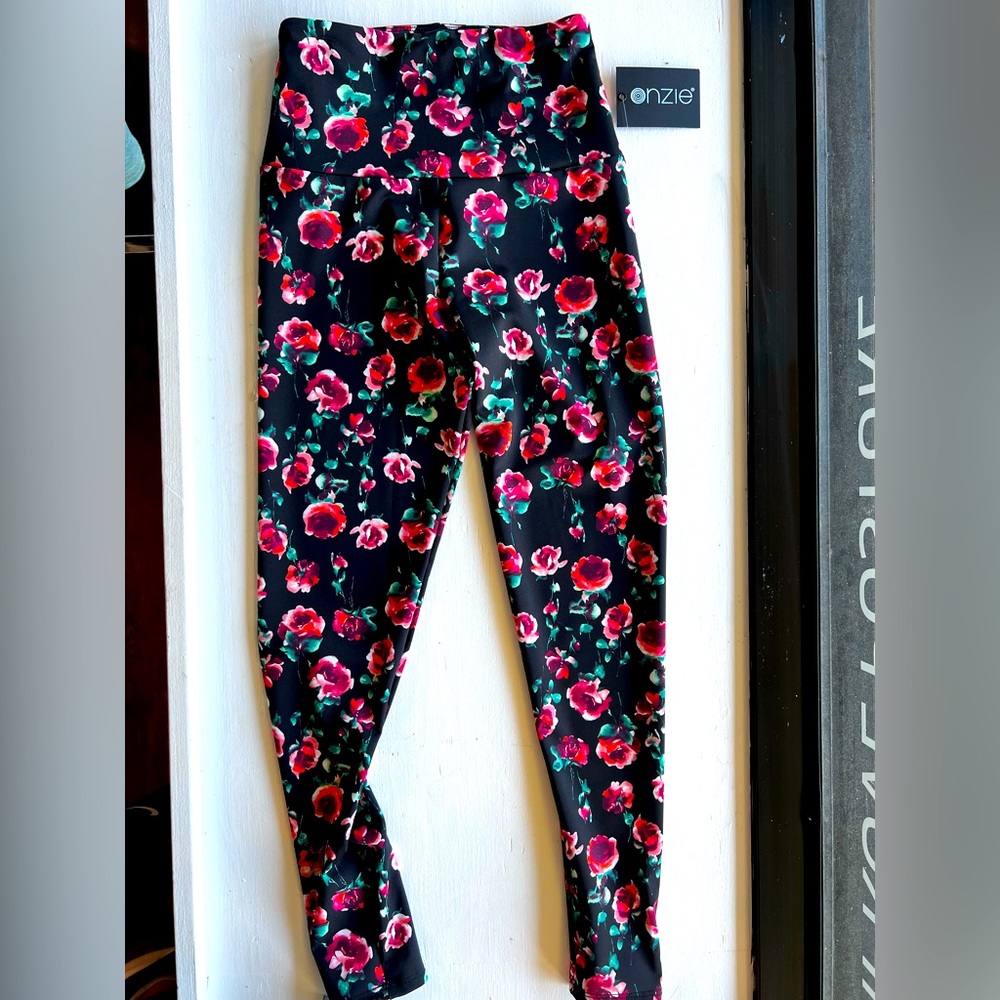 Onzie Highrise Leggings in Midnight Roses. Brand new with tags!